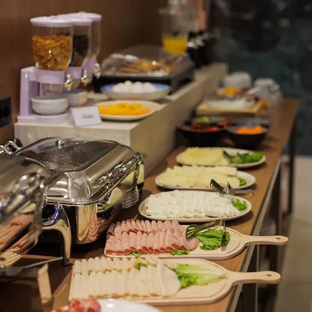 Hotell Sazani Vlorë