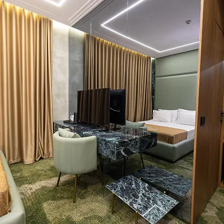 Sazani Hotell 4*